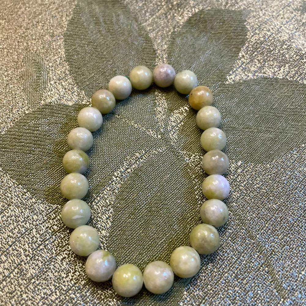 NWOT Jade Beads Gemstone Bracelet.
